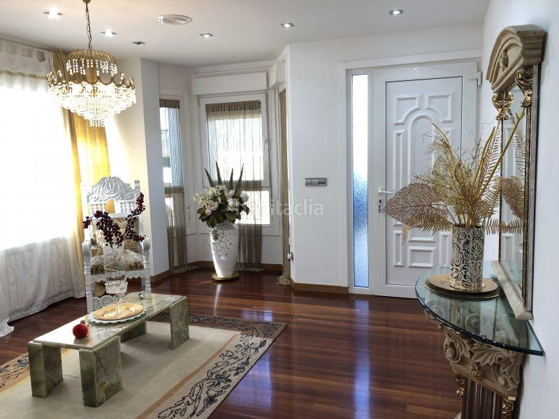 Foto 2e013448-8812-4dc4-a4a2-e36c9ced1282. Chalet en Ensanche - Sar Santiago de Compostela