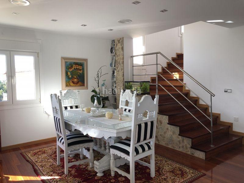 Foto 405bb236-b52a-4abd-8cb0-cd8c967cf5a7. Chalet en Ensanche - Sar Santiago de Compostela