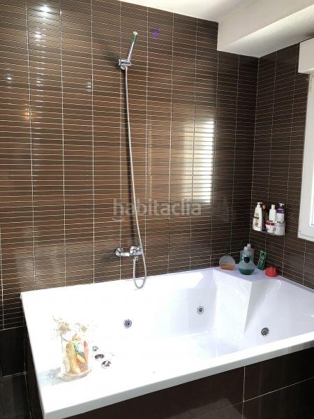 Foto 735b3489-381b-415c-8f1f-b1e7983aba2a. Chalet en Ensanche - Sar Santiago de Compostela