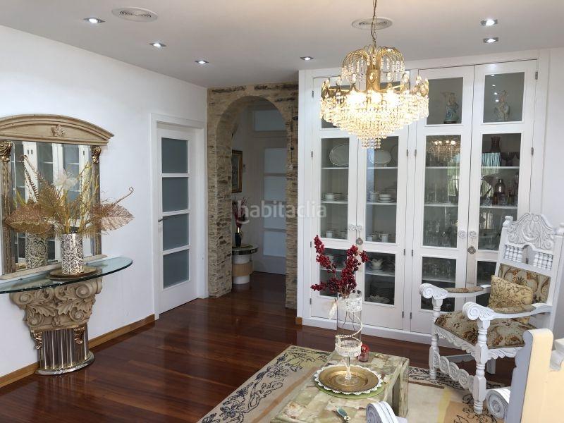 Foto 071cf2f2-ad62-4236-92d9-92211c8aa8c2. Chalet con riscaldamento parcheggio in Ensanche - Sar Santiago de Compostela