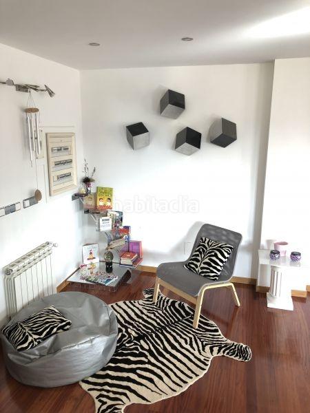 Foto 263d9700-8b21-42ca-8b50-77326ee0828d. Chalet con riscaldamento parcheggio in Ensanche - Sar Santiago de Compostela