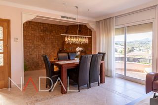 House in Collbató. Gran casa con piscina en collbato