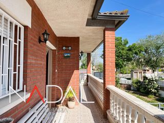 Haus in Castellbisbal. Casa esquinera en santeuginicastellbisbal