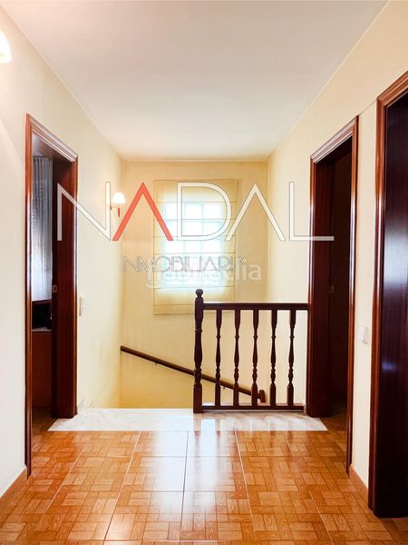 Foto c0e9fb1f-6c1b-4455-ab57-bb0180433f6a. Casa amb aparcament a Castellbisbal