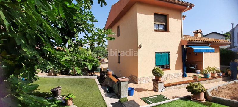 Foto a50234e1-ed6e-4386-83e4-754f57fb957a. Casa amb aparcament a Castellbisbal