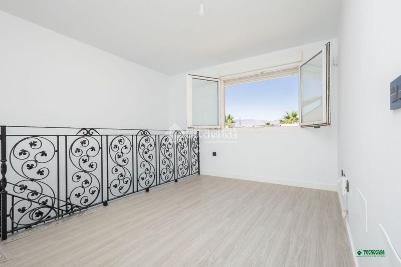 Foto 4e334f9d-e5cc-41b2-9c35-23d2c3d7e443. Casa aparellada a Los Molinos - Villa Blanca Almería