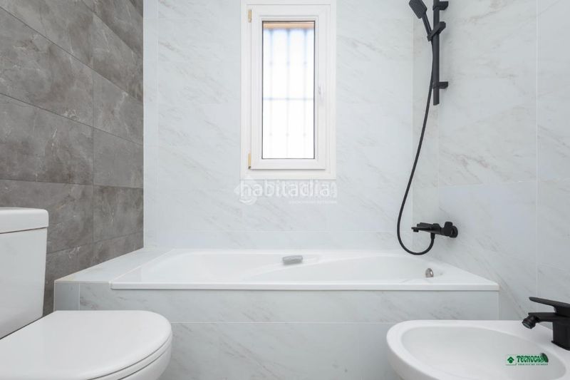 Foto dab3ee42-2183-4ba1-9d0b-489bcfd95788. Casa aparellada a Los Molinos - Villa Blanca Almería