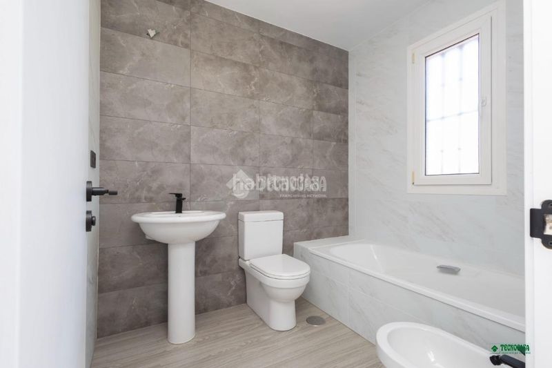 Foto dc6fface-c6d4-4018-87ad-a048da02b742. Casa aparellada a Los Molinos - Villa Blanca Almería