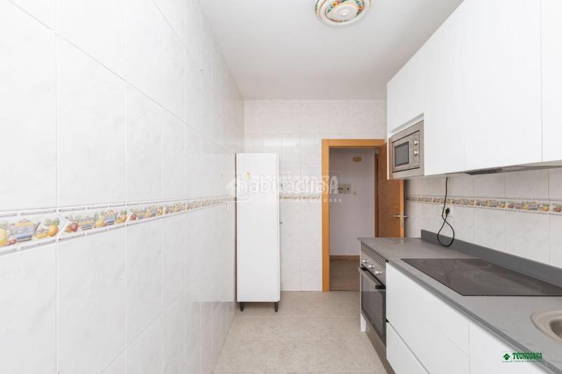 Foto 5e97c0e7-1a87-4d23-8b62-523fe8a4eac5. Piso  en venta en San Luis Almería