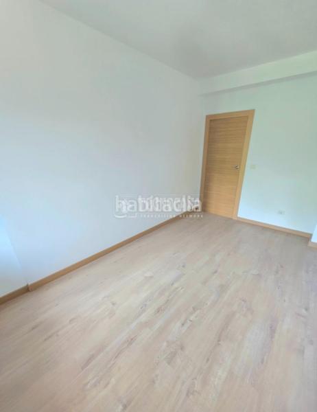 Foto a716c592-4e7b-4adf-803f-87ff28012c0e. Piso  en venta en San Luis Almería