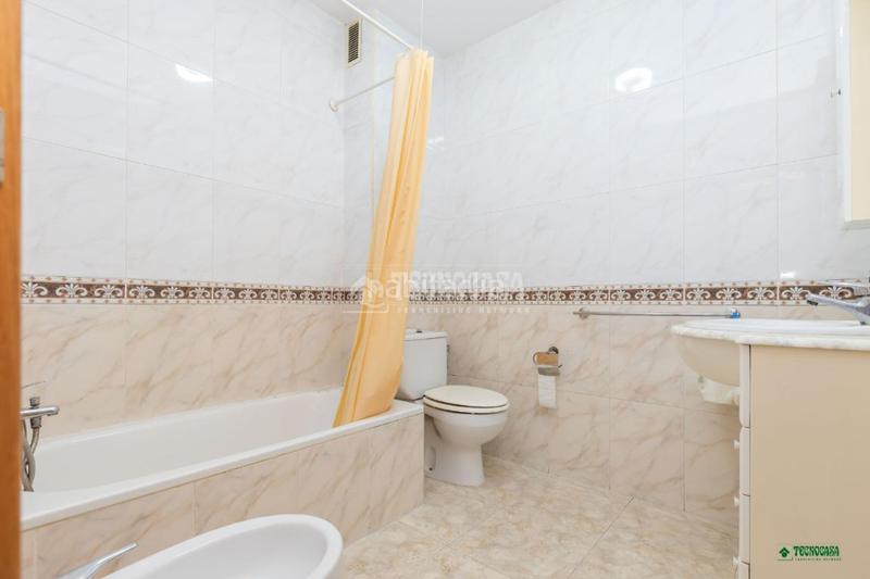 Foto ae0bba2e-e513-4ee8-8fc4-20a556ce7ee8. Piso  en venta en San Luis Almería