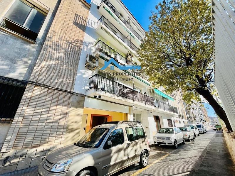 Foto 690549c1-0c60-41c7-9732-e0103d4e1886. Geschäftsraum in Altea ciudad Altea