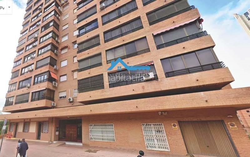 Foto ed9df9e1-3f84-4e30-b2b0-d858c859a3e5. Aparcament cotxe a Playa Poniente Benidorm