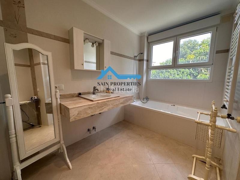 Foto 3ed1a707-c5d7-44a3-86c0-51de83b44207. Chalet con riscaldamento parcheggio piscina in Altea la vella Altea