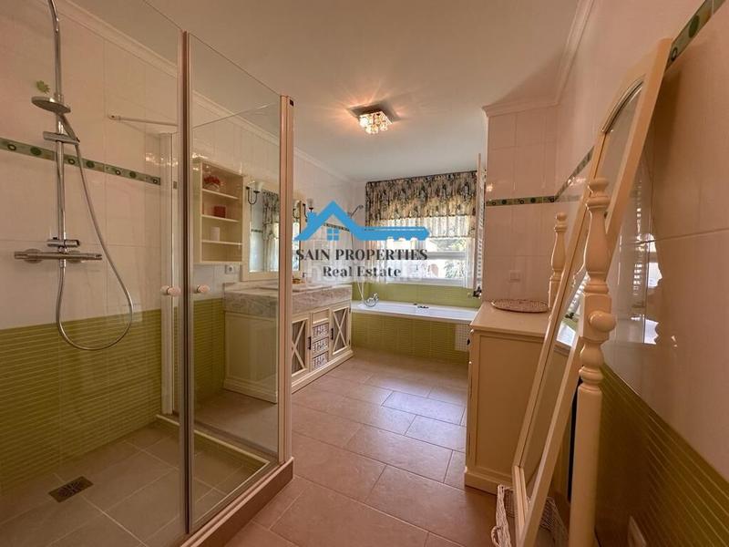 Foto 6d9bbeb2-ec98-45fd-bbec-a84fc04565fe. Chalet con riscaldamento parcheggio piscina in Altea la vella Altea