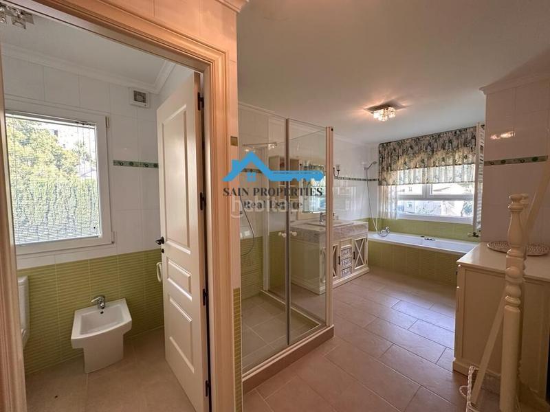 Foto 71dca0d3-a34f-4640-a0e7-59e3d00652b2. Chalet con riscaldamento parcheggio piscina in Altea la vella Altea