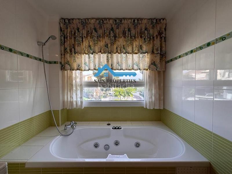 Foto 78fbb1ac-c90b-4593-81a2-3feceb9073e6. Chalet con riscaldamento parcheggio piscina in Altea la vella Altea