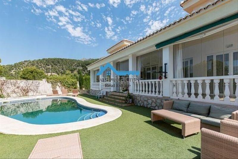 Foto e5c05a28-3942-4b3e-af9d-795e749eea9b. Chalet con riscaldamento parcheggio piscina in Altea la vella Altea