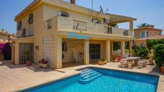 Haus in Escandinavia-Cautivador. Casa con jardín y piscina en venta en la colonia escandinava, ce