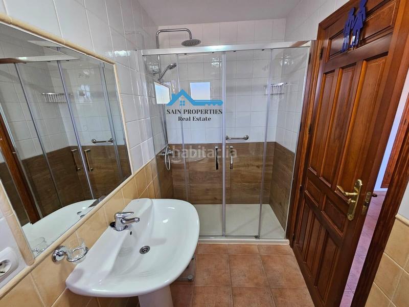 Foto 15b945be-5f3f-42b4-b07e-8c25704e4998. Doppelhaus mit parking in Montebello - Nou Espai Nucia (la)