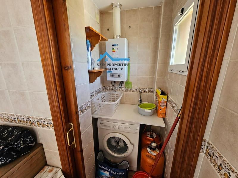 Foto f9111516-f91d-4c29-9d94-e6f4f18ca312. Doppelhaus mit parking in Montebello - Nou Espai Nucia (la)