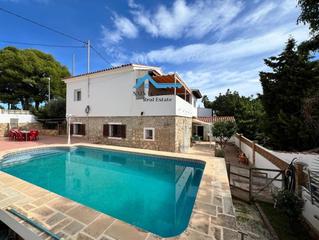 Casa a Coloma. Chalet independiente en venta en barranco hondo  la nucia
