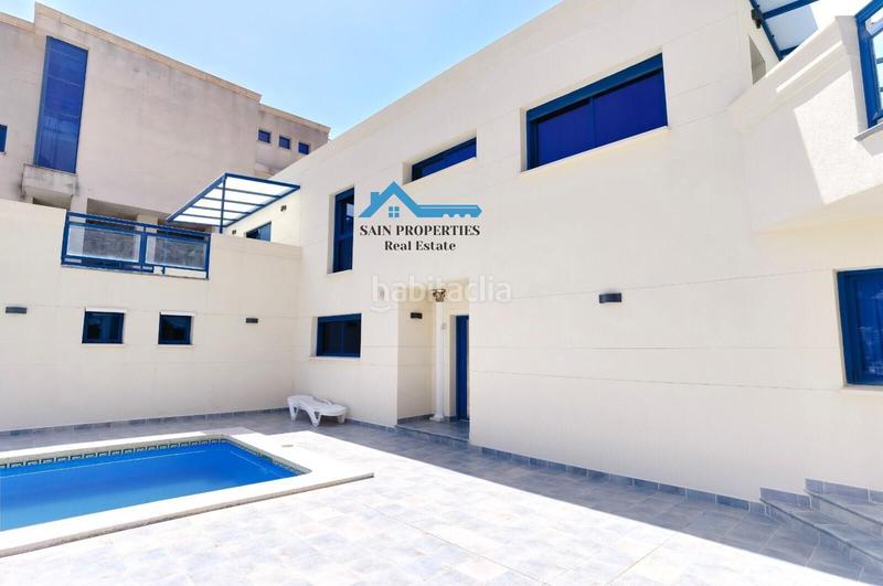 Foto f12c3b42-3d51-41a0-89db-b476b65ef554. Chalet mit heizung parking pool in Altea hills Altea