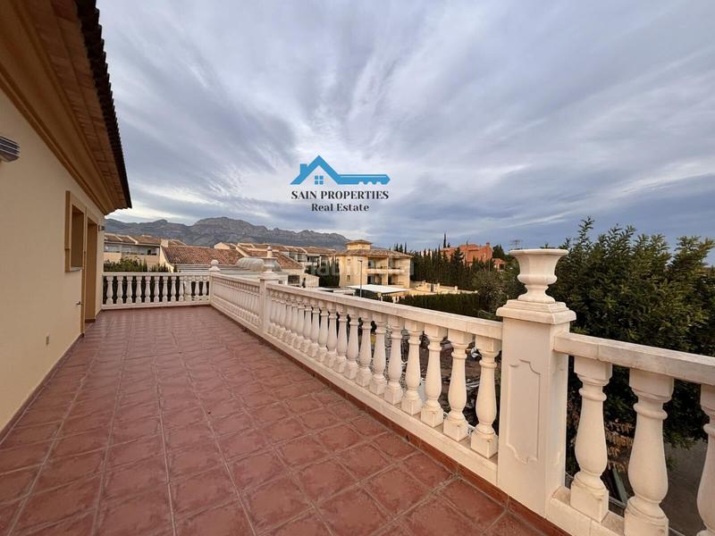 Foto 3ba9503e-98b9-478f-a5a0-c814ef2ab2a0. Chalet con riscaldamento parcheggio piscina in El Tossal-Bello Horizonte Nucia (la)