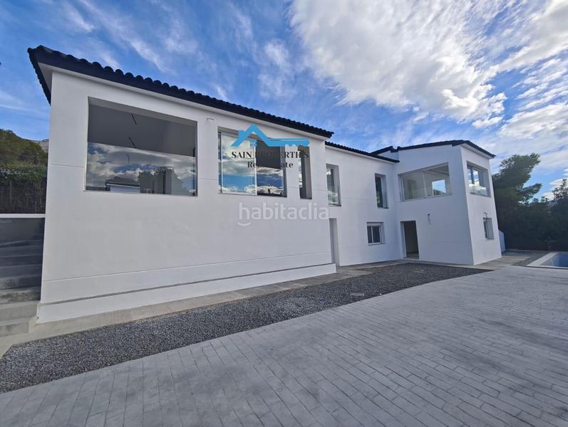 Foto d870600f-8676-45b9-adf9-758f3ca182a2. Chalet exclusivo chalet reformado con vistas al mar la vella en Altea