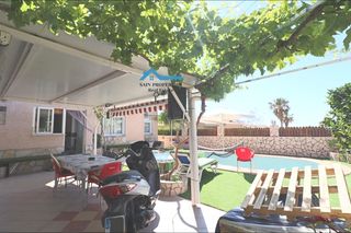 Chalet en Coloma. Gran chalet independiente en zona coloma  la nucia