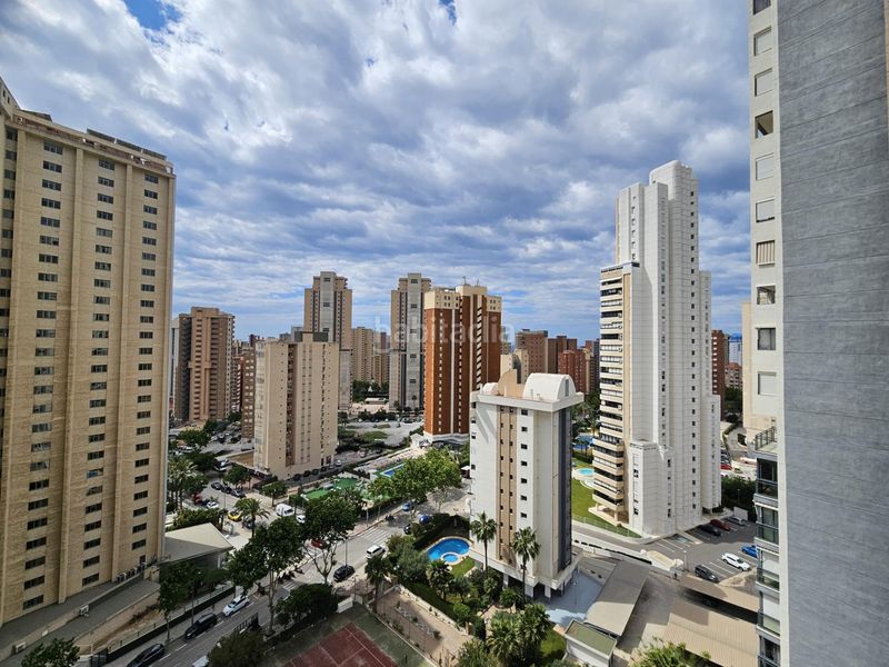 Foto 3d528695-23c4-4805-a1a2-a7139aa6c538. Pis amb calefacció aparcament piscina a Levante Alto Benidorm
