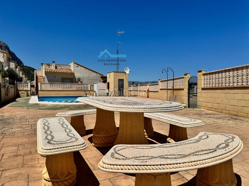 Foto d36be8c9-184b-47e4-b8d7-c27ad7ce919c. Casa adossada amb calefacció aparcament piscina a Polop