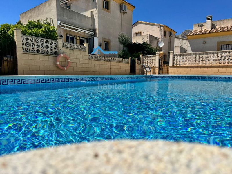 Foto d930b96f-ed14-4531-8eb5-573c590bc8e4. Casa adossada amb calefacció aparcament piscina a Polop