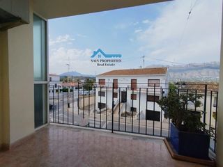 Pis a Altea Ciudad. Amplio y luminoso piso con garaje en el centro de altea