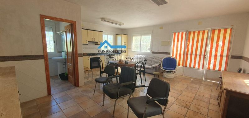Foto 503dc13f-6734-4018-83ab-8acd3c62578d. Casa amb calefacció aparcament piscina a Confrides