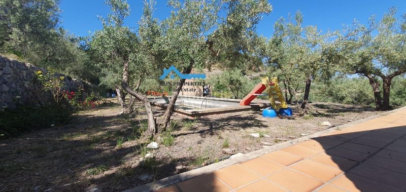 Foto 63c259a2-fc07-433f-a610-532f06f09346. Casa amb calefacció aparcament piscina a Confrides