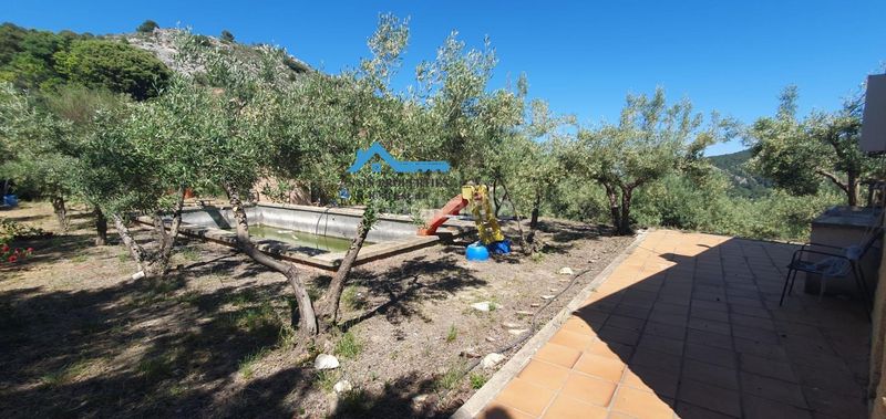 Foto f329c6d0-546a-4db8-9883-d0d09dd8868a. Casa amb calefacció aparcament piscina a Confrides
