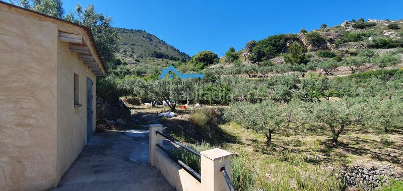 Foto 3243b644-7763-4502-bee2-18e04f69bc34. Casa amb calefacció aparcament a Confrides