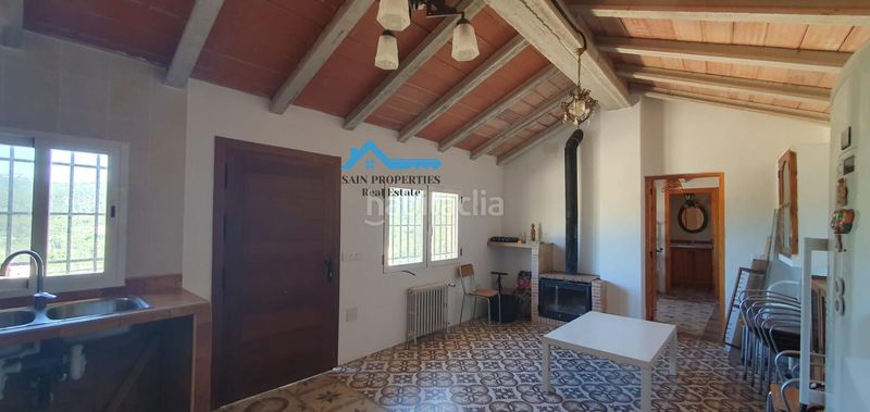 Foto b17a8049-493e-459e-8702-8ee10dcf86c6. Casa amb calefacció aparcament a Confrides