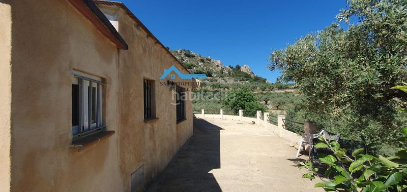 Foto c3376636-225d-4f68-8802-93e6ac8cdbbd. Casa amb calefacció aparcament a Confrides