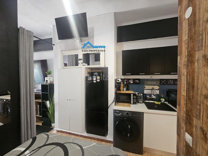 Foto f107ebe2-44e2-480e-8f4d-cc392fe69bc3. Estudi amb calefacció aparcament piscina a Sierra Helada Benidorm