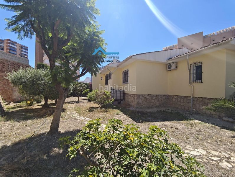 Foto f92d73b7-dc79-45c3-89d2-78861329d933. Xalet amb calefacció aparcament a Foietes Benidorm