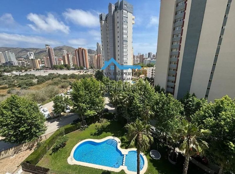 Foto d66d7fb7-38e6-484b-8d92-eacb44f72c54. Pis amb calefacció aparcament piscina a Levante Alto Benidorm