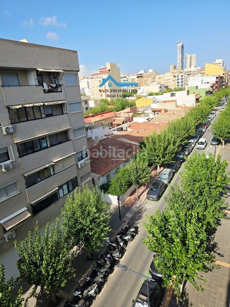 Foto 2fd4ace6-c544-4660-b776-c0b338bfaa91. Pis amb calefacció aparcament a Colonia Madrid Benidorm