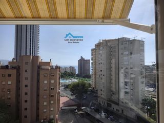 Pis a Playa Poniente. Luminoso piso con terraza y piscina cerca de poniente.