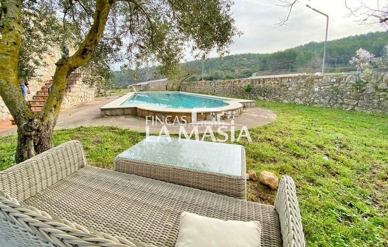 Foto d073e109-33d9-4582-aba2-7d7042b22f61. Masia amb piscina a Canyelles