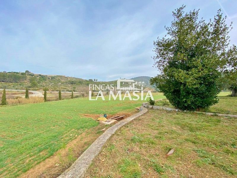 Foto d9584826-d281-4290-83cd-abf8e9f8483f. Masia amb piscina a Canyelles
