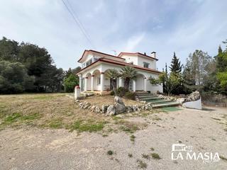 Casa a Olivella. Exclusivo chalet en las colinas, olivella! espacio, luz y comodi