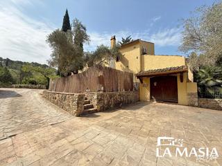 Masia a Olivella. Masia en venta