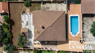 Haus in Olivella. Encanto y comodidad con vistas al garraf  tu hogar en mas milà